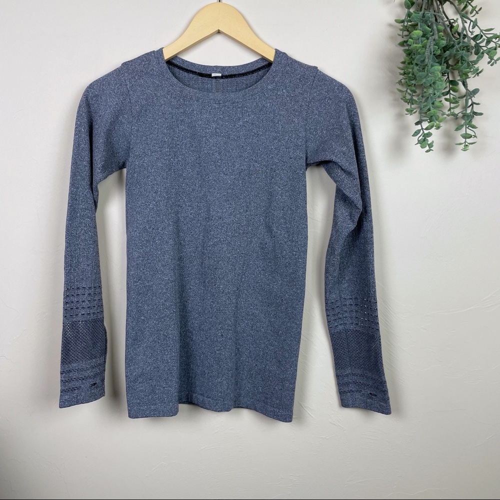 ALO Yoga Gray Perforated Long Sleeve Thumb Hole Athletic Top Est Size XS